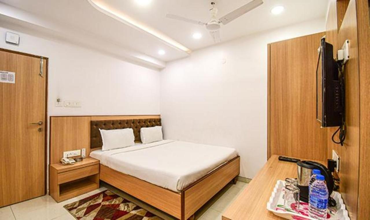 Fabhotel Stay Inn International - Nr Sealdah Station 加尔各答 外观 照片
